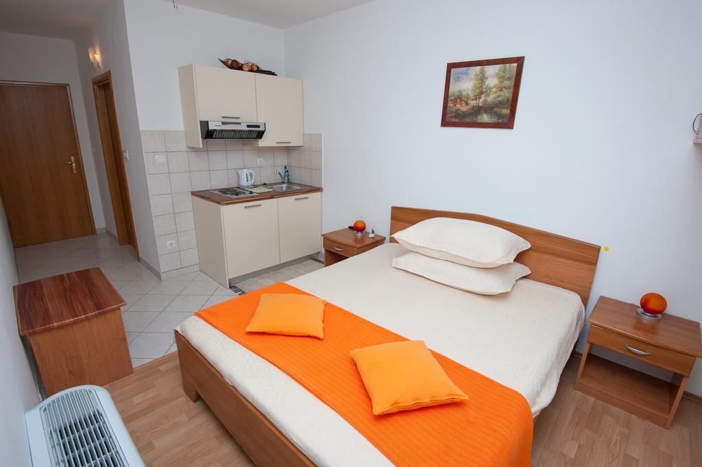 Apartments Lucia Podstrana Buitenkant foto